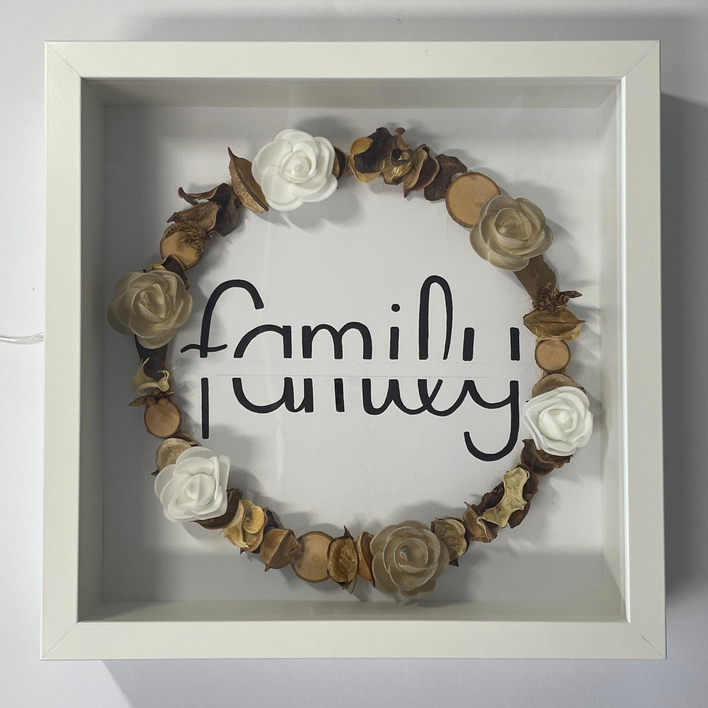 Handlettering "family" (Kranz Vanille)